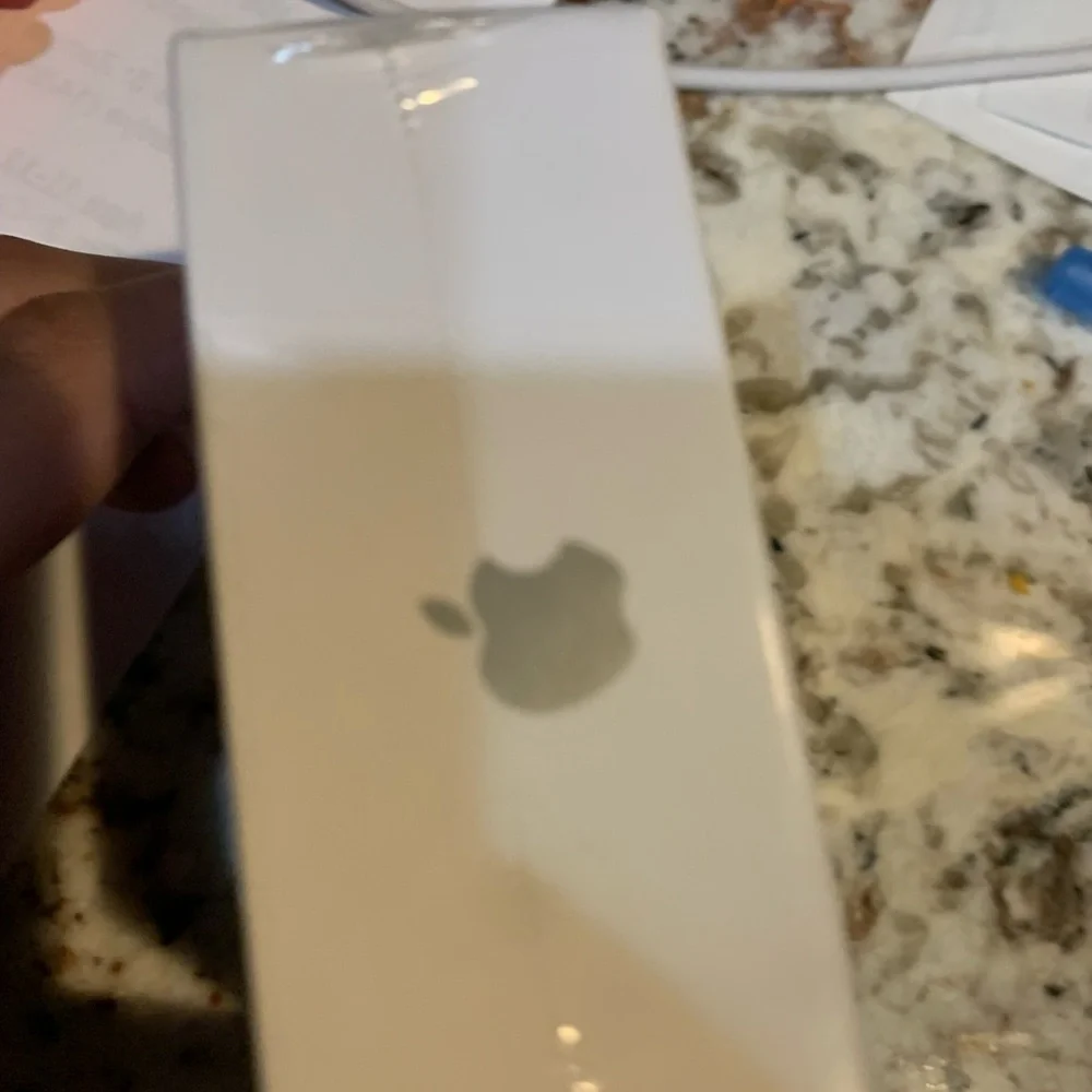 Apple AirPods 4 with ANC - White